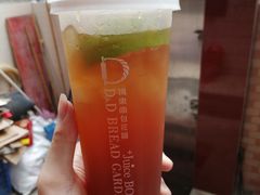 -顶东面包花园·生日蛋糕(世博店)