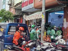 -Bánh Mì Huynh Hoa