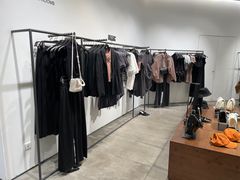 -URBAN REVIVO(上海中庚漫游城店)