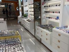 -J-Optical佳视明眼镜·蔡司视觉(青岛金茂览秀城店)