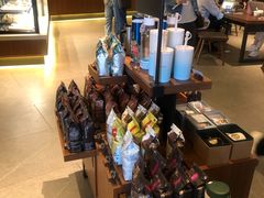 零售区-星巴克(宝山万达店)