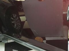 -鲨鱼皮汽车凹陷玻璃修复(静安店)