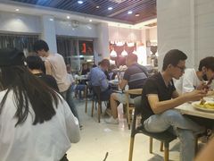 大堂-长平老姿娘夜粥(平东一街店)