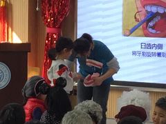 -岳辰齿科(浦东长泰店)