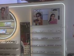 -美式眼镜·授权蔡司.依视路.尼康.豪雅.明月(南翔印象城店)