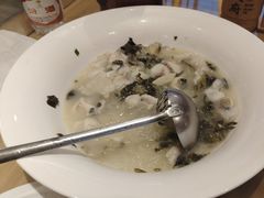 -严记小天府酸菜鱼(西四路店)