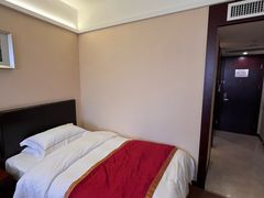 -汕头金海湾大酒店(龙眼南路美食街万象城店)