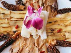 -墨脱石锅椰子鸡•香草鸭•东山羊(大东海店)