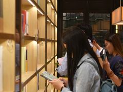 -猫的天空之城概念书店(杭州南宋御街店)