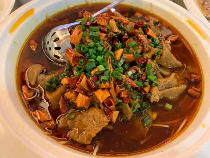 1号唐厨(赛马场店)-"别人请的,在大房间,可以看到马场门口,视.