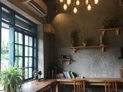 靠窗位-七七家的糖水店(涠洲岛3号店)