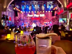 -FOUR PLAY BAR
