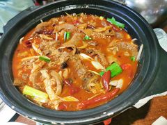 红焖牛尾-董厨煨汤馆(车站路店)
