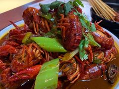 -虾弄弄海派小龙虾·牛羊蝎子火锅
