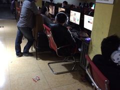 -万亩网吧