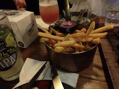 -SISTERS BAR RESTAURANT川意酒馆(嘉善老市H楼店)