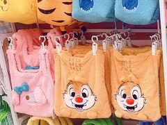 -名创优品(北京新中关购物中心地铁层店)