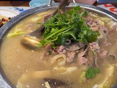 -川流不息·地道川菜·小龙虾(新松江路店)