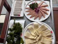 -忘情水鱼头·鲜鱼火锅(滨江中路店)