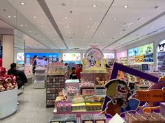-名创优品(山东青岛华润万象城店)