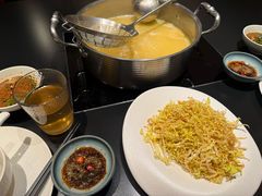 -鲜入唯煮·港式海鲜牛肉火锅(金宝街店)