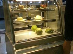 面包甜点陈列柜-夏羽记甜品(小榄大信店)