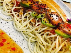 金枪鱼牛油果凉面-麦甜创意轻食餐厅(西康路店)