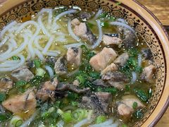 -正宗李家土鸡米线店
