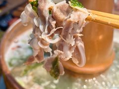 -洞庭洲·防空洞火锅·铜锅涮肉·烧烤(新百广场店)