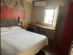 -宜必思酒店(北京三里屯呼家楼地铁站店)