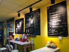 -志龙皇冠吃货椰子铺