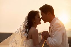 -雪中彩影婚纱摄影·微光艺术中心