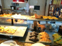 面包甜点陈列柜-神州半岛喜来登度假酒店·盛宴汉堡·战斧牛排·后安粉