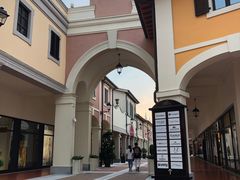 -佛罗伦萨小镇广佛名品奥特莱斯(疏港路店)