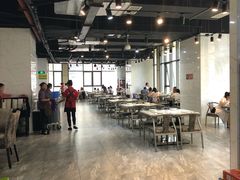 大堂-凤凰路何眼镜香辣蟹(花果园店)