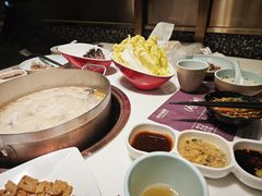 -洪氏嗨捞·猪肚鸡火锅(阳光天地店)