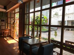 靠窗位-永无乡旅行餐吧(京溪店)