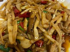 酸笋炒肥肠-牛八宝桂林米粉(八里庄店)