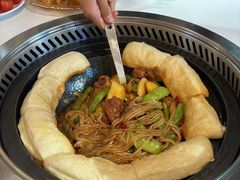 -哈尔滨烧烤·山河村铁锅炖(交大店)