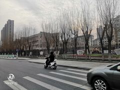 -秦皇岛市西港路小学