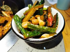 -山河屯铁锅炖(哈西站店)