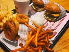 -The Habit Burger Grill 哈比特汉堡(爱琴海店)