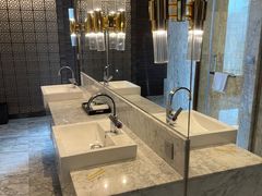 -上海虹桥西郊假日酒店