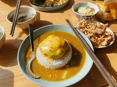 咖喱牛肉汉堡饭-红小满休闲餐厅(十全街店)