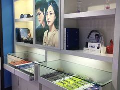 -提一眼镜·蔡司·依视路(小寨店)