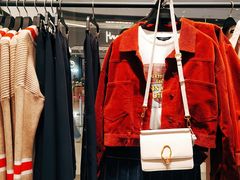 -URBAN REVIVO(上海中庚漫游城店)