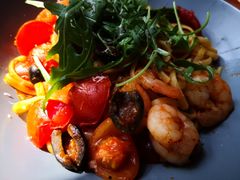 牛油果鲜虾意面-VESH COFFEE(定西路店)