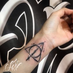 -SNOW TATTOO STUDIO
