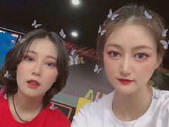 -嘿哟动霸CHUA·新潮玩运动娱乐中心·蹦床滑冰团建乐园