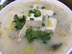 鱼头豆腐汤-阳江河堤老牌曾记美食